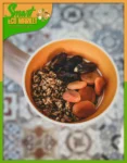 Desayuno con Granola Premium con Almendras y Dátiles.